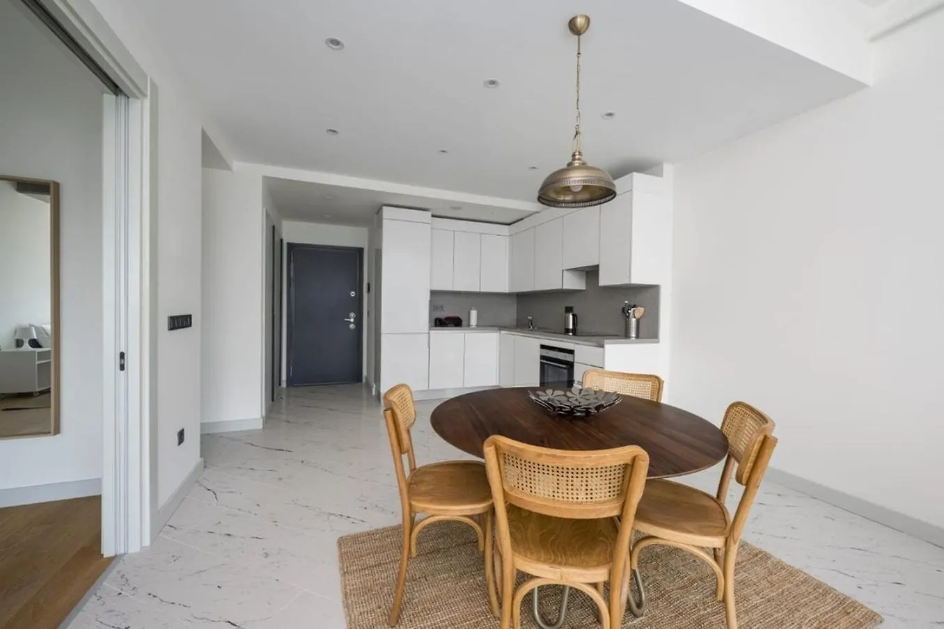 Lovely Modern 1Bd Condo Views W Poolgym! #222 이스탄불